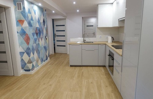 Grzegorzki Apartment | New apartment with three bedrooms and parking close to city center