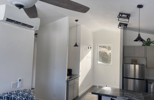 Mount Shasta Apartment | New apartment with hot tub close to everything outdoors
