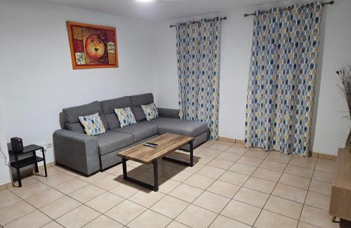 Les Abymes Apartment | NEW Appart 2 chambres avec piscine proche aeroport