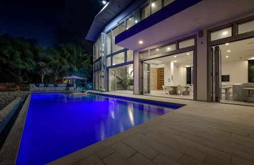 Savaneta Villa | New Aruba Beachfront Estate:gym, beach and pool