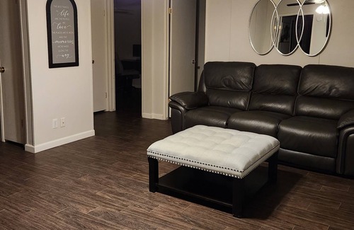 Foothills House | New & Avail 3bd 2ba Foothills