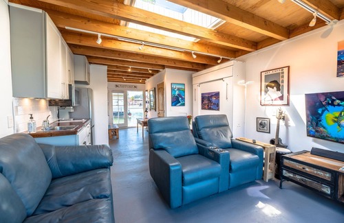San Rafael Boat Rental | NEW!Avail MLK & Pres. Week! Stunning Studio Floating Home!SF&Sausalito!WiFi