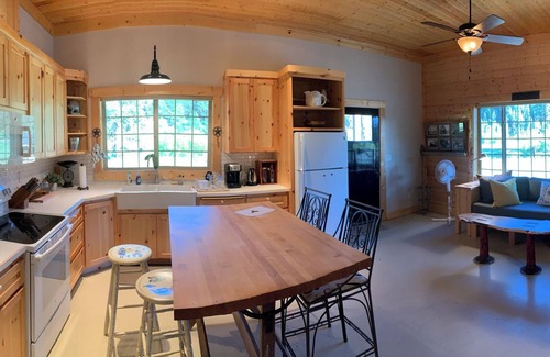 Prineville Cabin | New Barn Dominiam on Marks Creek, next to Ochoco National Forest