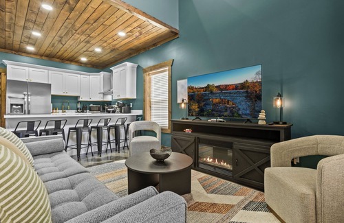 Stanton House | New Barndominium/Sleeps 24/4 Kitchens/4 Hot Tubs/4 Firepits
