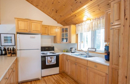Madawaska Valley Cottage | *New*Barry's Bay Cottage on Trout Lake -close to all amenities!