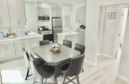 Peninsula Condo | *New* Beach & Bay Retreat | Full of Amenities!
