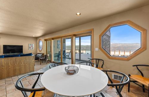 McCall House | New! Beach Cruzen - Crystal Beach - Lakefront - Beach - Seasonal Pool