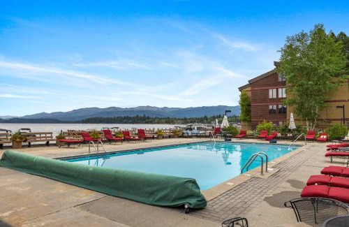 McCall House | New! Beach Cruzen - Crystal Beach - Lakefront - Beach - Seasonal Pool