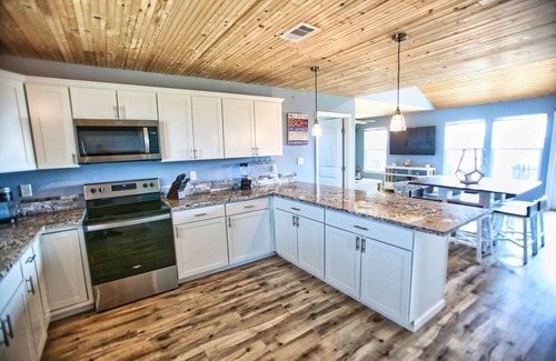 Surfside Beach House | NEW: Beach House 3-Bed/2-Bath with Ocean View & Golf Cart - Great Beach