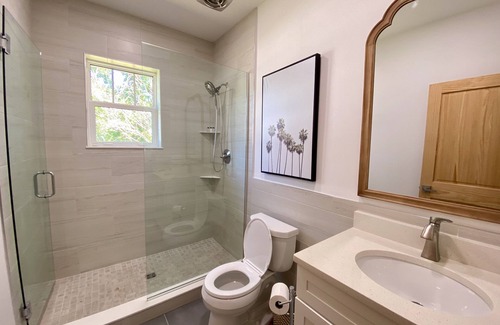 Southeast Pensacola House | NEW! Beach-ish Bungalow, 2 bed *excellent location*