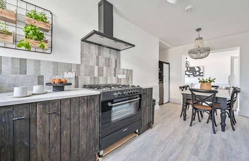Westward Ho Apartment | NEW! Beach vibe - walk to Westward Ho!