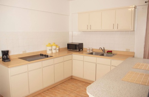 Guayabo Villa | NEW - Beachfront Villa 4BR and 5BA - 5 mins walk to beach, Owner lives upstairs