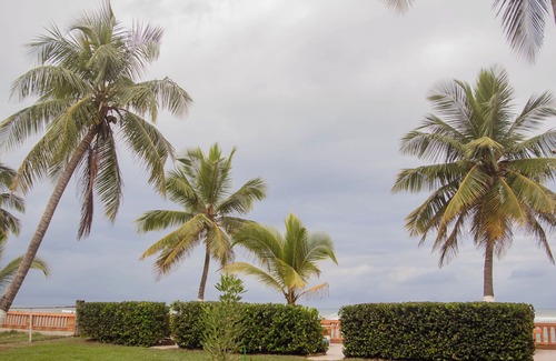 Guayabo Villa | NEW - Beachfront Villa 4BR and 5BA - 5 mins walk to beach, Owner lives upstairs