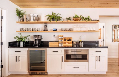 Upper Moonridge Cabin | New! Bearadise ~ Chic Mountain Retreat