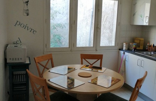 Redon Apartment | New Beau T3 - sleeps 4 - full heart of town Redon pedestrian street