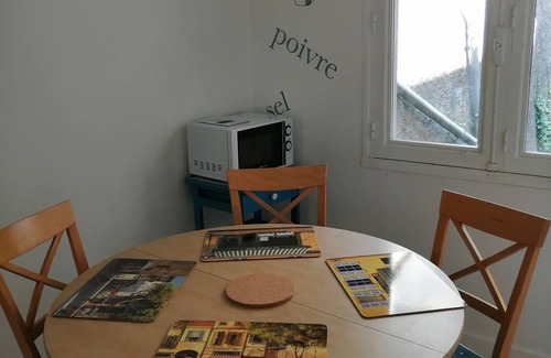 Redon Apartment | New Beau T3 - sleeps 4 - full heart of town Redon pedestrian street