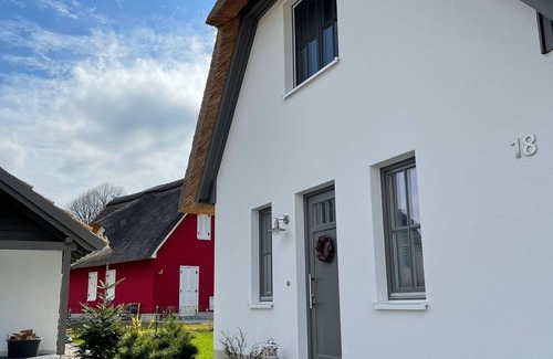 Boiensdorf House | New! Beautiful thatched house in an idyllic location!
