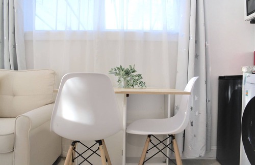 Queens Apartment | New! Beautiful 2 Bedroom Apt! Main St! 24/7Parking