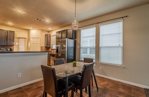 Barker House | New Beautiful 4/BR Vacation Home