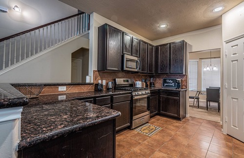 Barker House | New Beautiful 4/BR Vacation Home