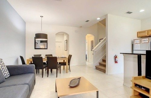 Kissimmee House | NEW! Beautiful 4BR Townhome in Regal Oaks w/Hot Tub & Pool Near Disney