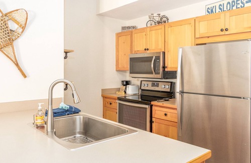 Lakeside Village Condo | NEW. Beautiful Condo. Quiet Location. Hot Tub.