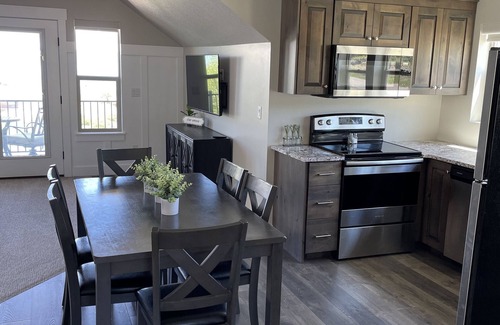 Fish Haven Cabin | *New Beautiful Loft*