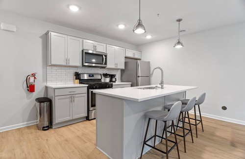 Uptown Apartment | New! Beautiful Minneapolis Home
