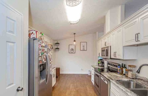 Riverview House | NEW Beautiful Modern 4 bed/ 2bath pool home!