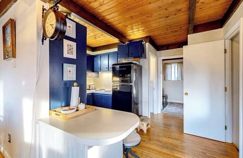 Whitefield House | NEW! Beautiful mountain view, big deck, grill, fireplace, firepit - 3BD/1.5BA