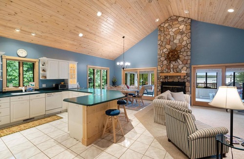 Petoskey House | *NEW* Beautiful Pickerel Lake Home! Friday to Friday in the summer!