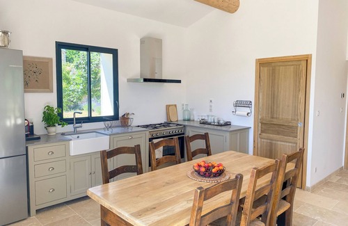 Rustrel Villa | NEW: Beautiful stone house with pool and idyllic view
