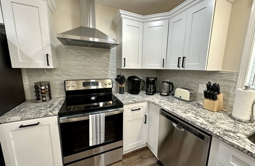 Tougaloo House | NEW! Beautifully Renovated, 3bd that has it all!