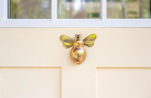 Bynum House | NEW Beehive Tree House Retreat