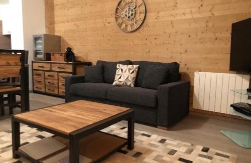 Oz Apartment | *NEW* Bellevue D’Oz Ski In Ski Out Luxury Apartment (8-10 Guests)
