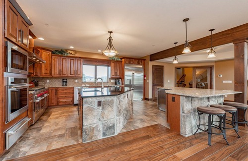 Waterfront Greens House | New! Beyond A Dream: Lakefront, Hot Tub, Pool!