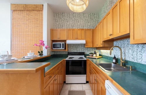 Waikoloa Condo | NEW! Big Island Stay with Private Lanai, Golf Course, Pool, Pickleball, & Views!