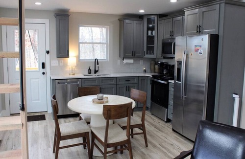 Floyd House | New! Blue Rock Escape by Buffalo Mtn Getaway