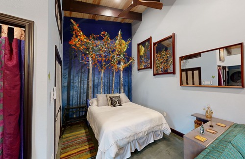 Capital View Cottage | New Boho Hillcrest cottage, fully furnished, month minimum