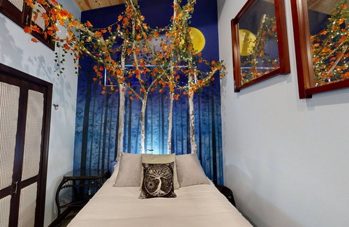 Capital View Cottage | New Boho Hillcrest cottage, fully furnished, month minimum