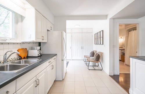Niagara-on-the-Lake House | NEW! Boho Inspired Niagara Wine Country Private Home for 2