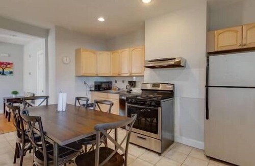 Dudley - Brunswick King Condo | NEW! Boston Condo Near MBTA, 3 Mi to Fenway! (U2)