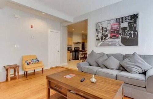 Dudley - Brunswick King House | NEW! Boston Full Home Near MBTA! 3 Mi To Fenway!