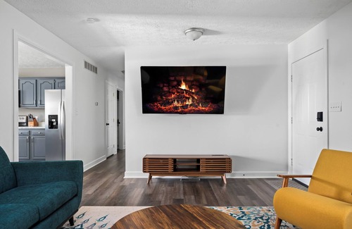 Keene House | New! Bourbon Barrel Hot Tub Getaway