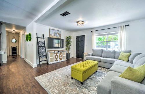 New Braunfels House | New Braunfels Haven with Hot Tub and Fire Pit!
