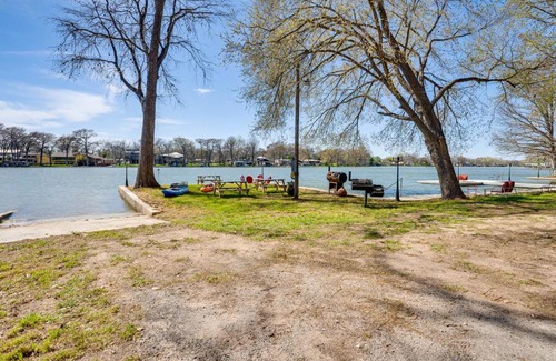 New Braunfels House | New Braunfels Vacation Rental on Lake Dunlap!