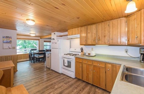 Brainerd Cabin | *NEW* Breathtaking Lakefront Cabin