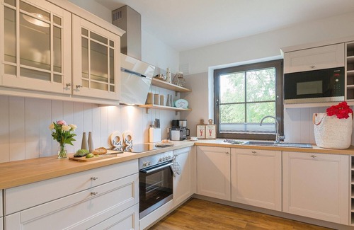 Zingst Apartment | New, bright and friendly beach vacation apartment for up to 6 people with sauna