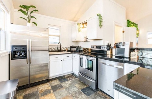 Veterans Park Apartment | *NEW* Bright and Airy Studio Loft Near DT + Parks!