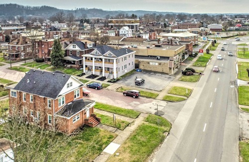 Huntington Apartment | NEW! Bright Huntington Apartment Near Parks